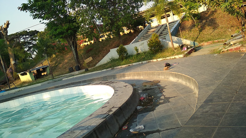 Dwi Tirto Mamih Sangen: Kolam Renang yang Menggenggam Senyum Keluarga Cilacap
